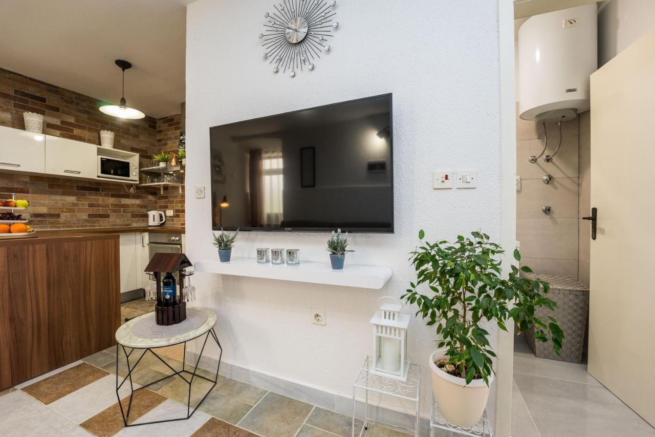 Apartman Evita Zara Esterno foto