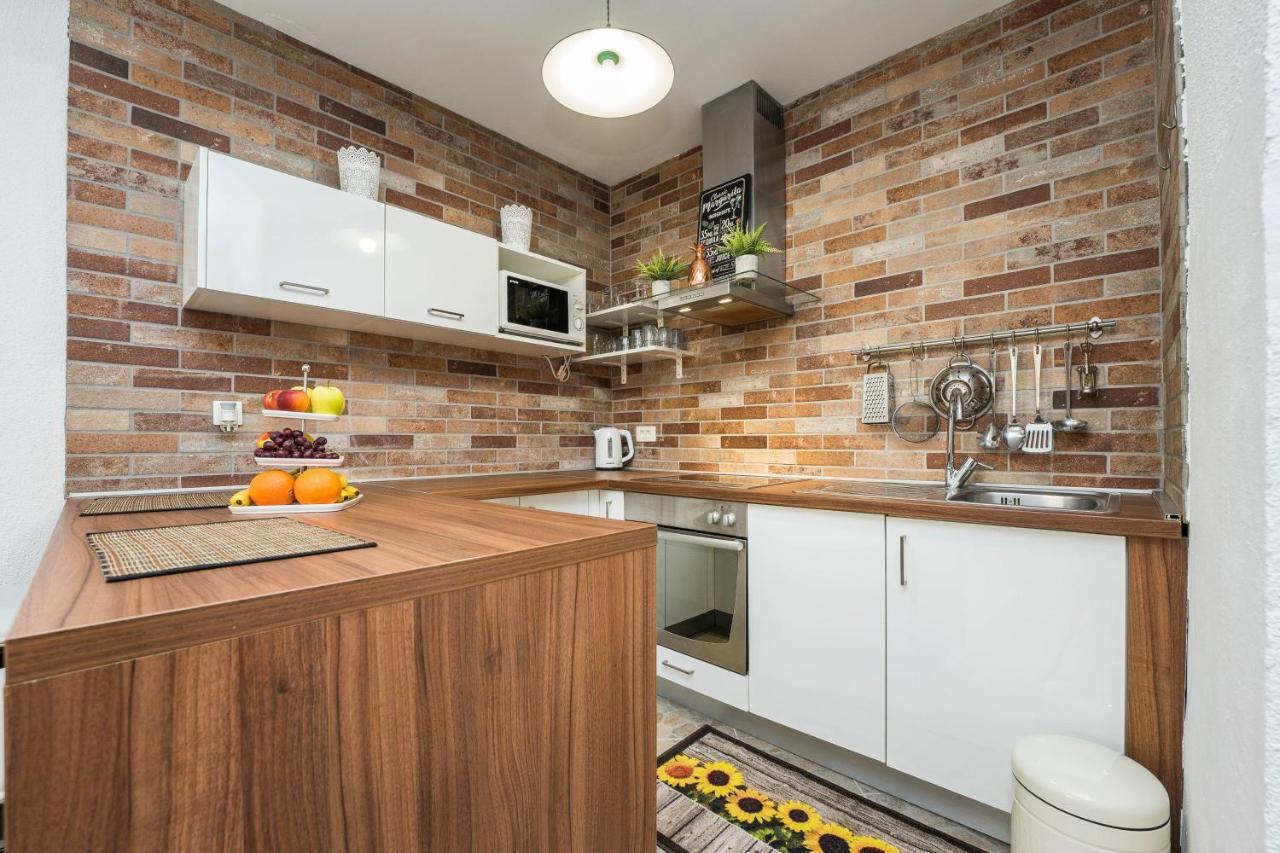 Apartman Evita Zara Esterno foto