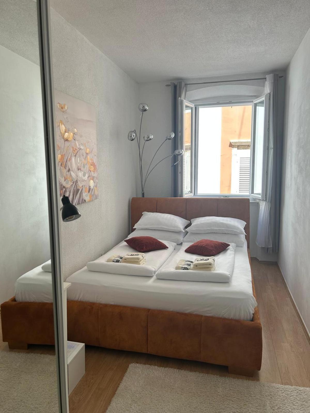 Apartman Evita Zara Esterno foto